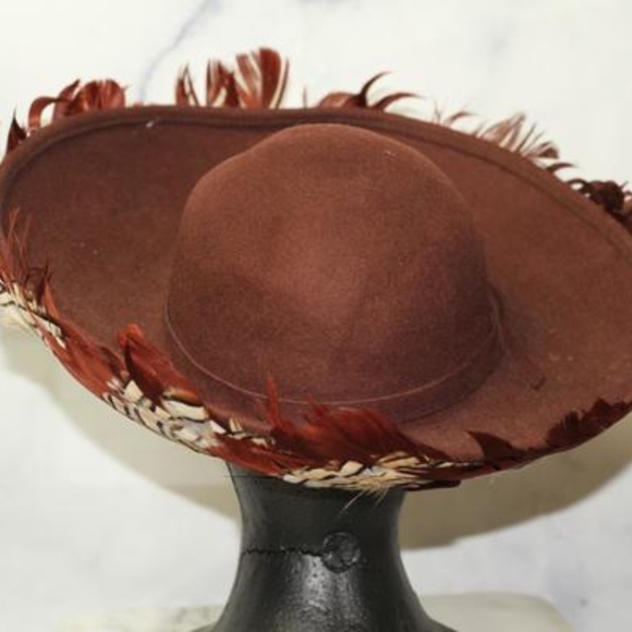 Deborah New York Light & Dark Brown Feathered Wide